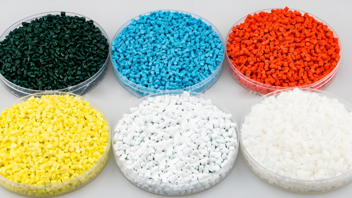 What is the injection molding temperature for flame-retardant PC/ABS alloys?